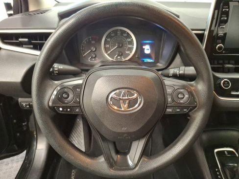 Used 2021 Toyota Corolla LE image 18