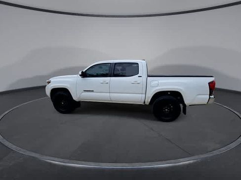 Used 2021 Toyota Tacoma SR5 RWD image 5
