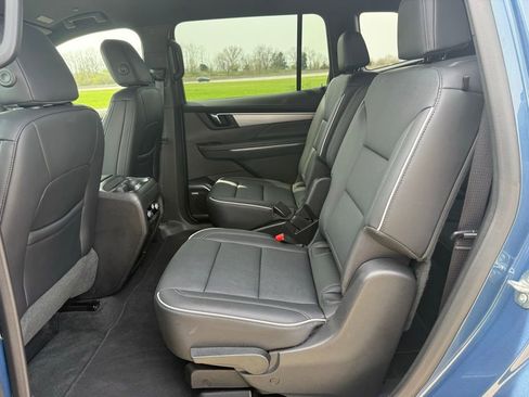 Used 2025 Buick Enclave Preferred image 15