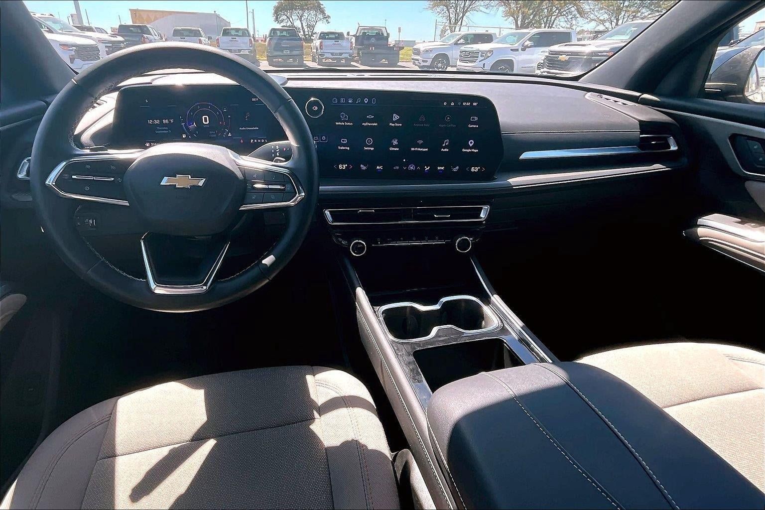 Used 2026 Chevrolet Traverse LT w/ Driver Confidence Package AWD/4WD image 16