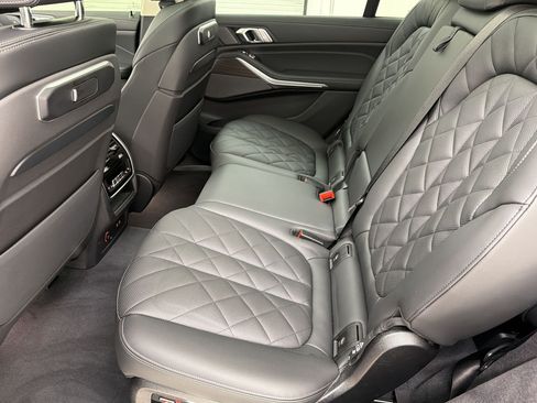 Used 2026 BMW X7 xDrive40i AWD/4WD image 19