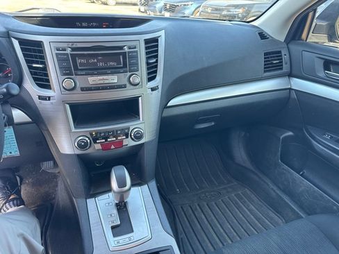 Used 2014 Subaru Outback 2.5i w/ Alloy Wheel Package AWD/4WD image 12