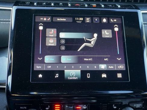 Used 2023 Jeep Grand Cherokee Altitude image 16