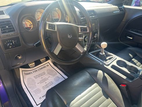 Used 2010 Dodge Challenger R/T image 31