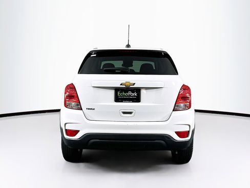 Used 2020 Chevrolet Trax LS w/ Tint and Cruise Package image 7