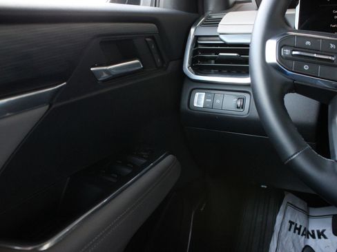 Used 2026 GMC Acadia Elevation w/ Elevation Premium Package FWD image 20