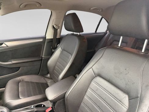 Used 2013 Volkswagen Jetta SEL FWD image 22