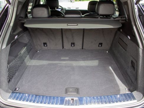 Used 2024 Porsche Cayenne S w/ Premium Package image 23