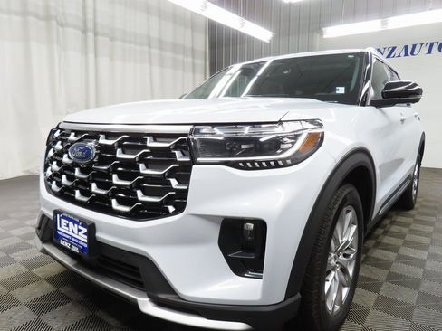 Used 2025 Ford Explorer Platinum image 6