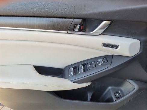 Used 2022 Honda Accord EX-L image 22