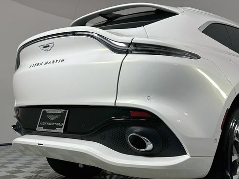 Used 2023 Aston Martin DBX AWD/4WD image 35