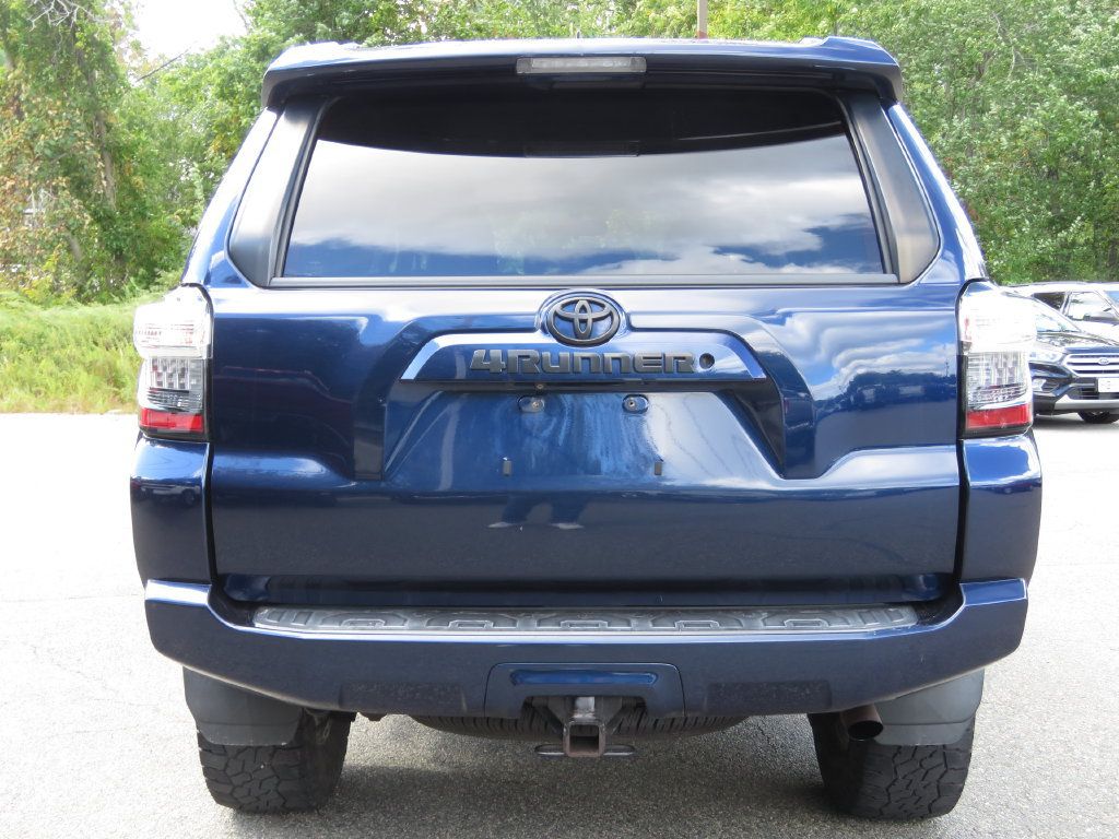Used 2019 Toyota 4Runner SR5 AWD/4WD image 6