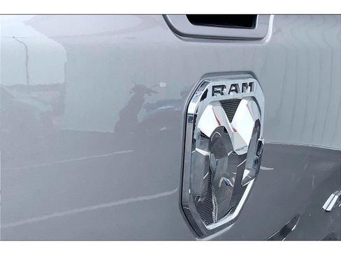 Used 2024 RAM 1500 Laramie AWD/4WD image 30
