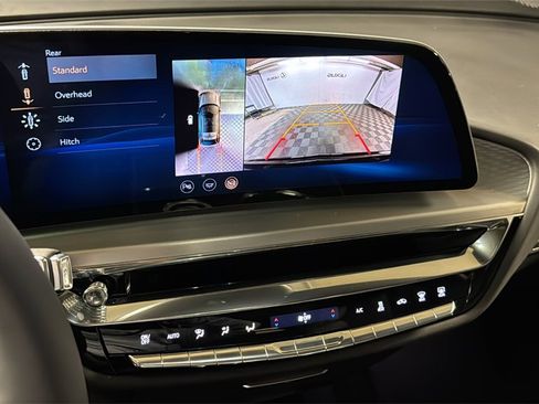 Used 2025 Cadillac Lyriq Sport image 29