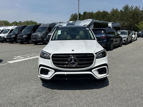 New 2026 Mercedes-Benz GLS 450 4MATIC image 3