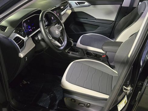 Certified 2026 Volkswagen Taos SE FWD image 10