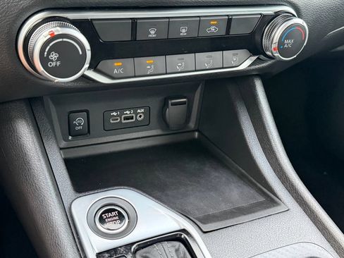 Certified 2024 Nissan Sentra SV FWD image 23