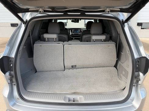 Used 2016 Toyota Highlander Limited Platinum image 26