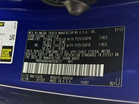 Certified 2022 Toyota Corolla Cross XLE image 32