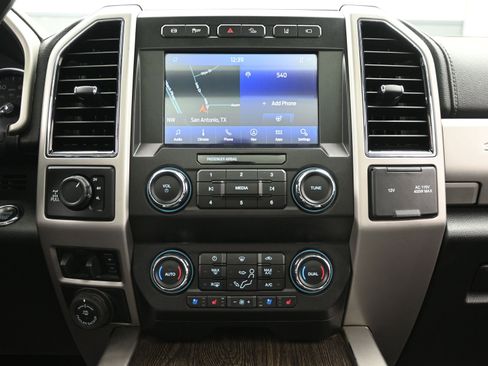 Used 2021 Ford F250 Lariat w/ Tremor Off-Road Package AWD/4WD image 17