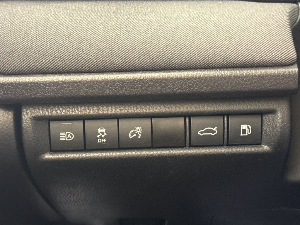 Used 2025 Toyota Camry LE FWD image 29