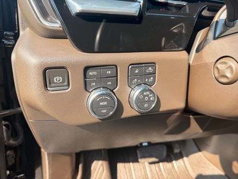 Used 2023 GMC Sierra 1500 SLT w/ SLT Premium Plus Package AWD/4WD image 22
