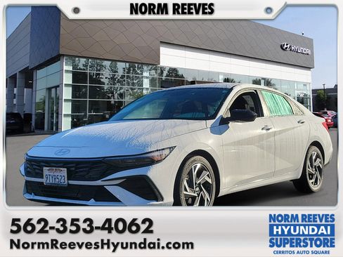 Certified 2025 Hyundai Elantra Sport image 1