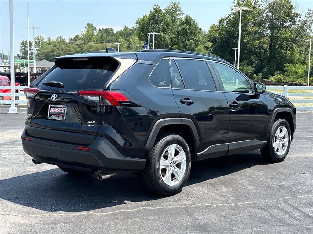 Used 2019 Toyota RAV4 XLE w/ Convenience Package AWD/4WD image 3