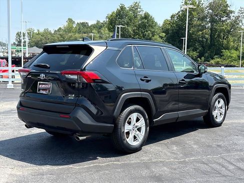 Used 2019 Toyota RAV4 XLE w/ Convenience Package AWD/4WD image 3