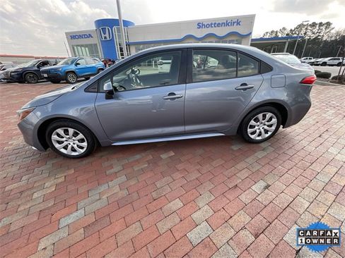 Used 2022 Toyota Corolla LE image 30