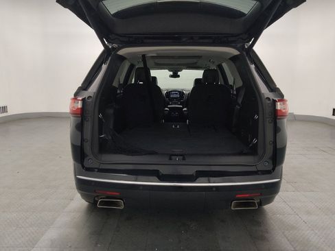 Used 2018 Chevrolet Traverse Premier w/ Driver Confidence II Package FWD image 29