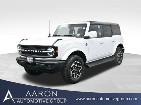 Used 2025 Ford Bronco Outer Banks image 1