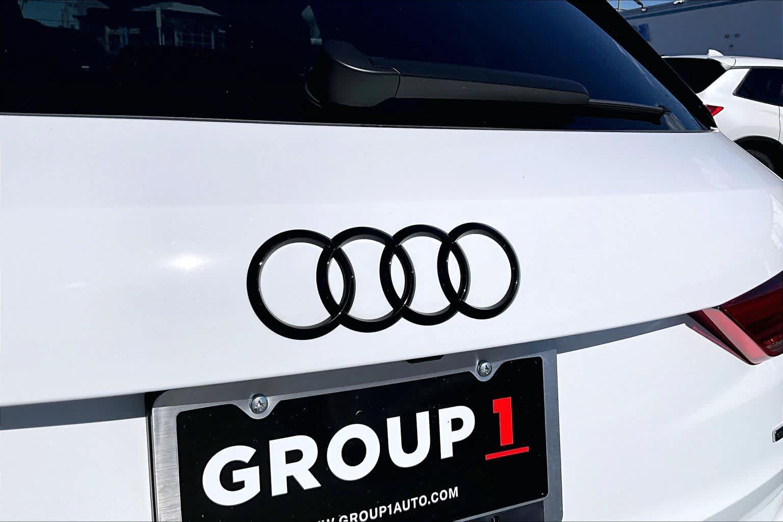 Used 2025 Audi Q3 2.0T Premium w/ Convenience Package AWD/4WD image 31