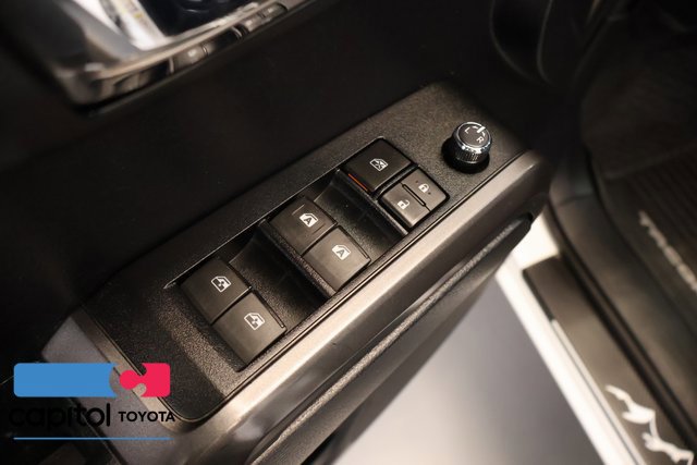 Certified 2018 Toyota Tacoma TRD Sport AWD/4WD image 11