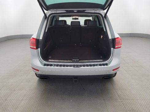 Used 2014 Volkswagen Touareg Lux image 29