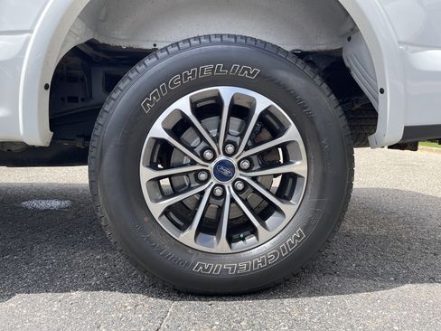 Used 2019 Ford F150 XLT w/ Equipment Group 302A Luxury AWD/4WD image 23