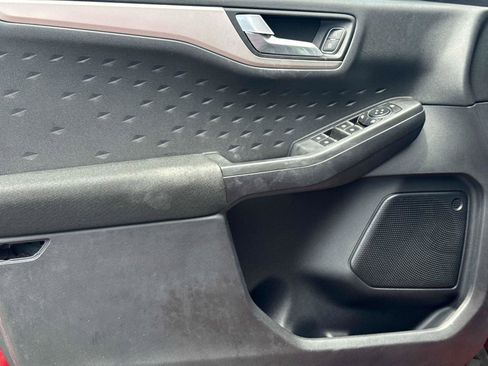 Used 2020 Ford Escape SE FWD image 16