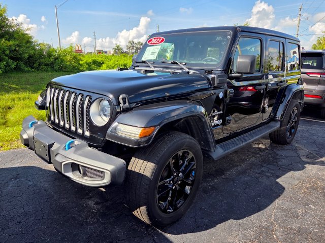 Used 2023 Jeep Wrangler Unlimited Sahara w/ Cold Weather Group AWD/4WD image 2