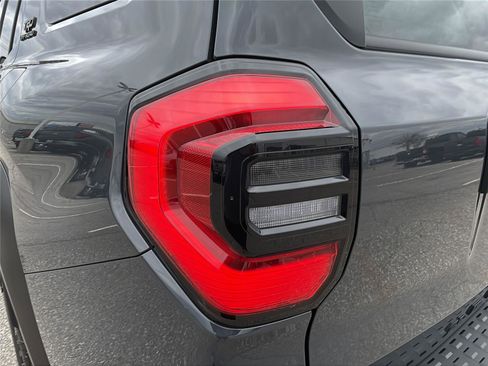 Used 2025 Toyota 4Runner TRD Off-Road image 11