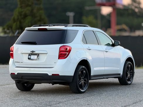 Used 2017 Chevrolet Equinox LT AWD/4WD image 9