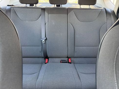 Used 2025 Kia K4 LXS image 40