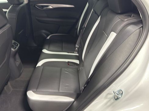 Used 2025 Buick Envision Sport Touring image 21