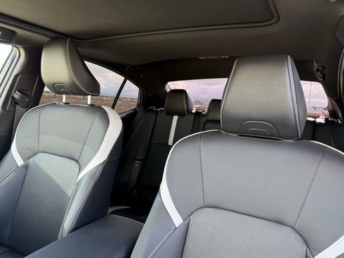 Used 2025 Toyota Camry SE w/ Convenience Package image 19