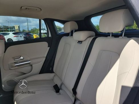 Used 2023 Mercedes-Benz GLA 250 w/ Premium Package image 10