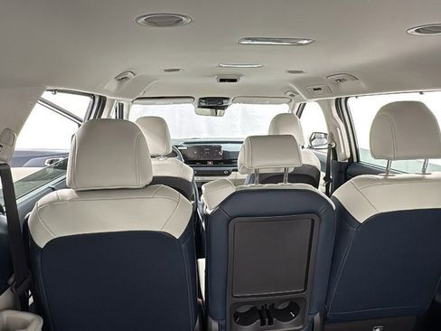 New 2026 Kia Carnival EX FWD image 20