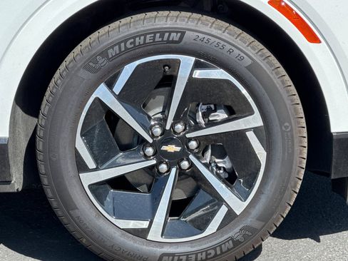 Used 2025 Chevrolet Equinox EV LT w/ Convenience Package image 41