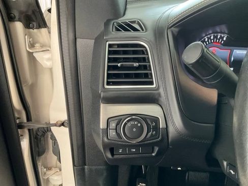 Used 2019 Ford Explorer Platinum AWD/4WD image 8