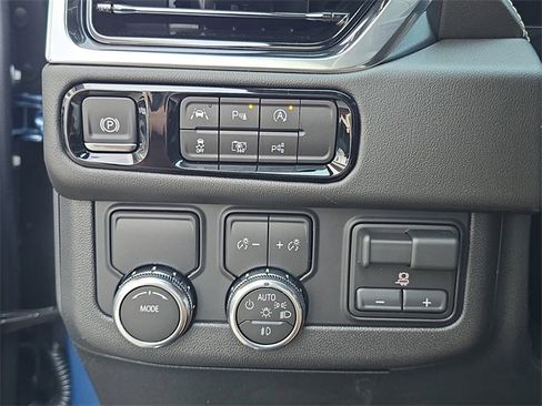 New 2026 GMC Yukon XL Elevation w/ LPO, Elevation Black Package image 26