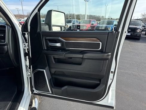 Used 2024 RAM 2500 Laramie AWD/4WD image 34