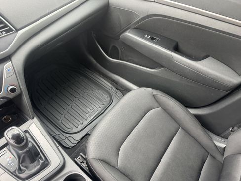 Used 2018 Hyundai Elantra SEL image 30